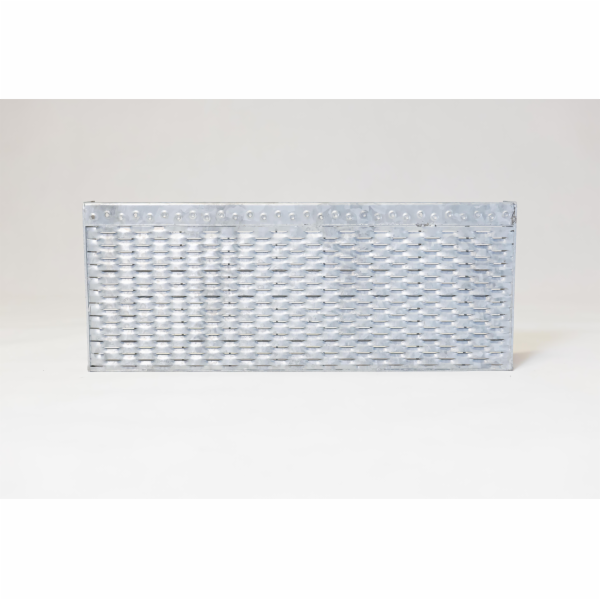 Treppenstufe aus Streckmetall, feuerverzinkt, Masche 47x18mm, Tragband 30x2mm Treppenstufe aus Streckmetall, feuerverzinkt, Masche 47x18mm, Tragband 30x2mm